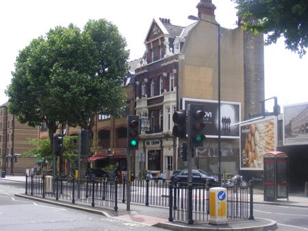 Blackfriars Road has too many pedestrian crossings, says TfL