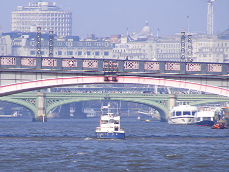 Thames riverbed searched for unexploded ordnance