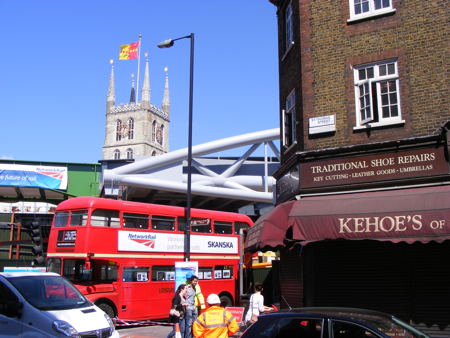 Thameslink railway bridge installed above Borough High Street