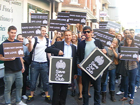 Ministry of Sound delivers 25,000-signature petition to Southwark Council