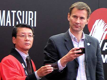 Keiichi Hayashi and Jeremy Hunt