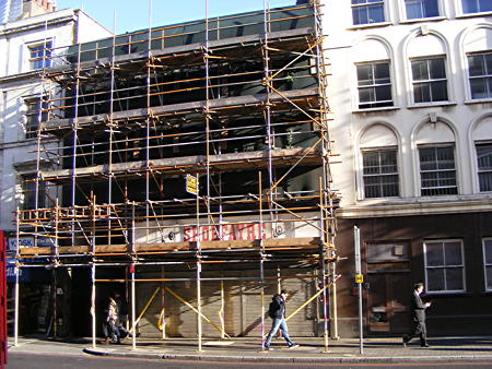 Councillor demands action over Borough High Street scaffolding