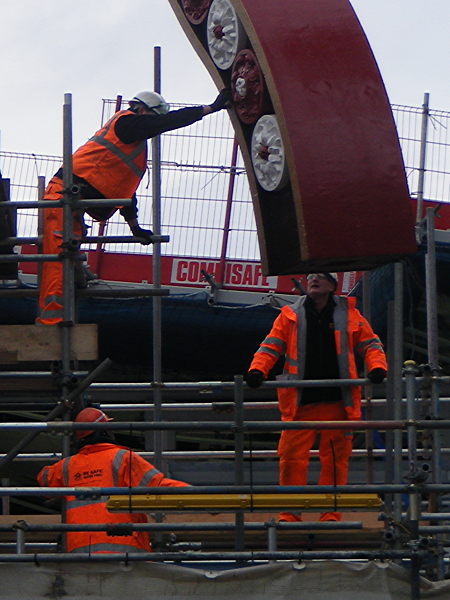 London, Chatham and Dover Railway crests returned to Blackfriars