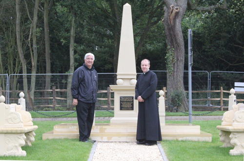 Memorial to Southwark parishioners unveiled in Sidcup cemetery