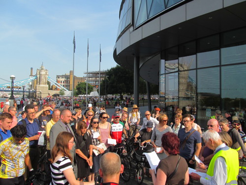 SE1 lorry collision victims remembered at City Hall vigil