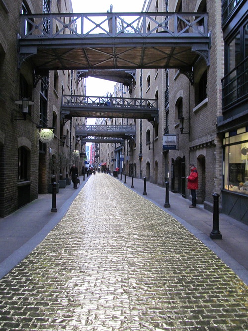 Shad Thames gold