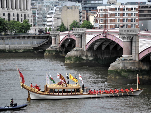 Queen’s row barge Gloriana returns to tidal Thames for Tudor Pull