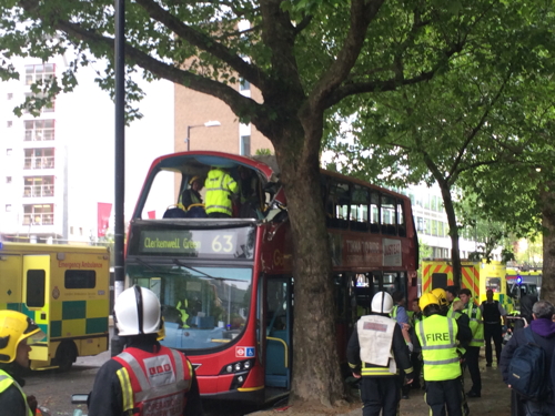 Passengers injured as bus hits tree in Blackfriars Road