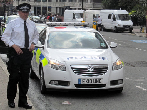 Southwark Bridge shut for Sacha Baron Cohen film stunt