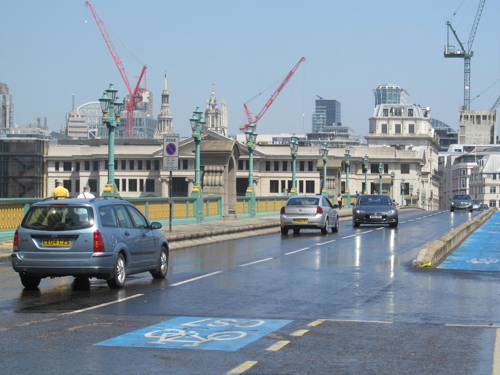 Southwark Bridge shut for Sacha Baron Cohen film stunt