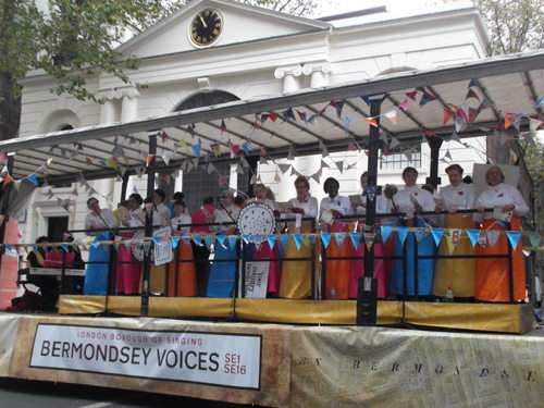 Lord Mayor’s Show features Thames flotilla and Bermondsey choir