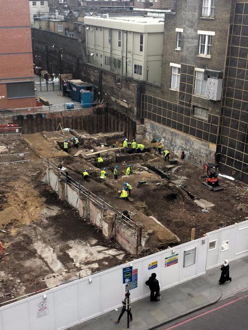 Borough High Street archaeologists explore Nag’s Head & WWII shelter