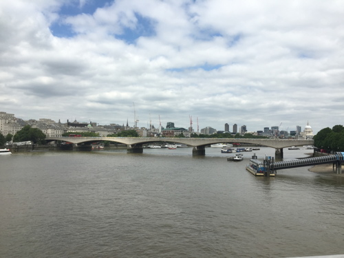 Waterloo Bridge: Government recognises role of women builders