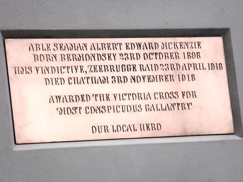 Albert McKenzie VC memorial unveiled in Tower Bridge Road