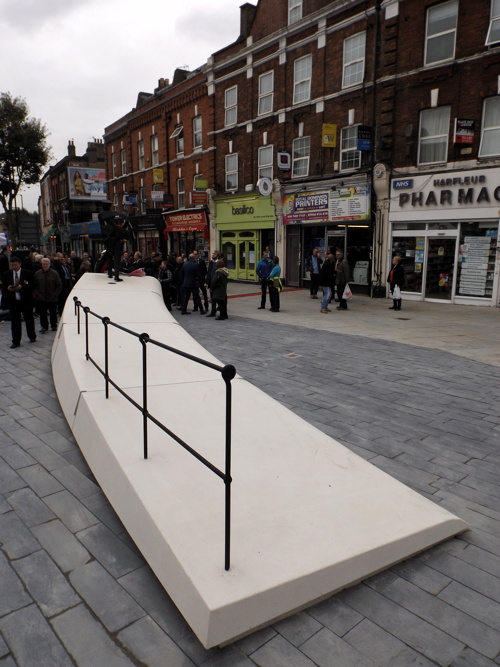 Albert McKenzie VC memorial unveiled in Tower Bridge Road