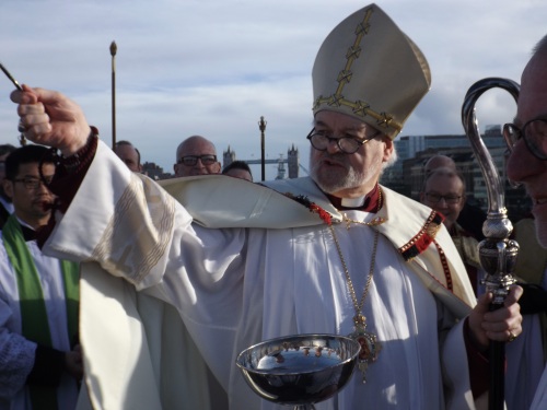 Bishops of London and Woolwich meet on London Bridge