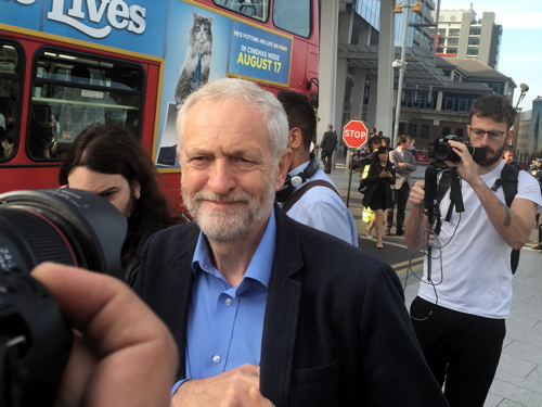 Jeremy Corbyn at London Bridge to call for rail nationalisation