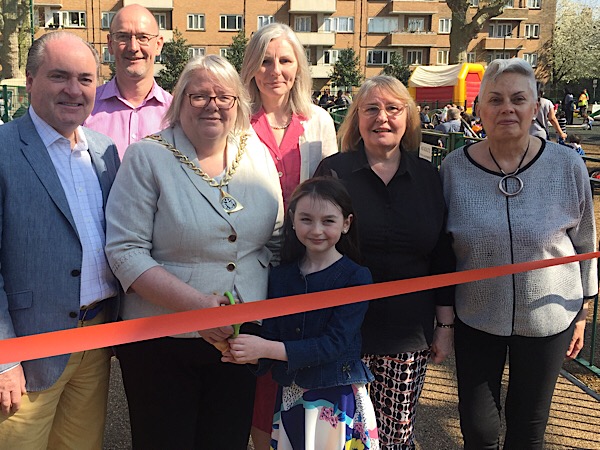 Mayor of Southwark opens new-look gardens in Nelson Square