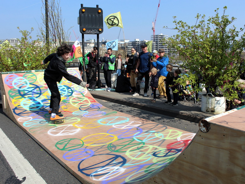 Environmental protesters block Waterloo Bridge