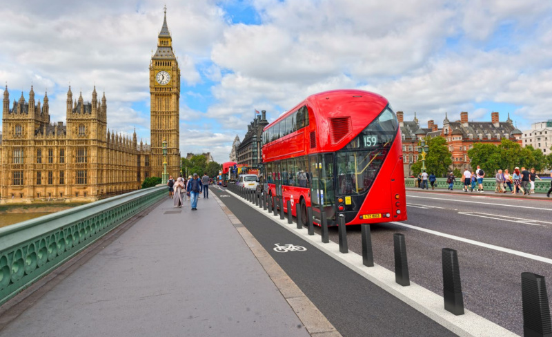 Westminster Bridge: green light for segregated cycle lanes