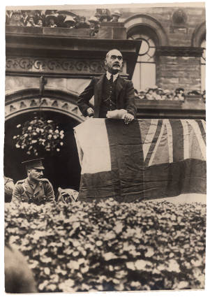 Rudyard Kipling appealing for recruits at Southpor