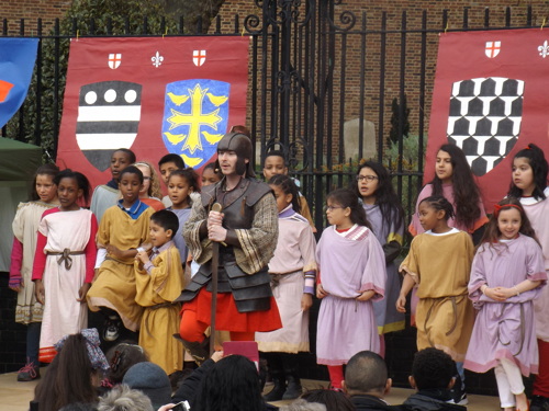 St George & Dragon(ia) at Tabard Street piazza